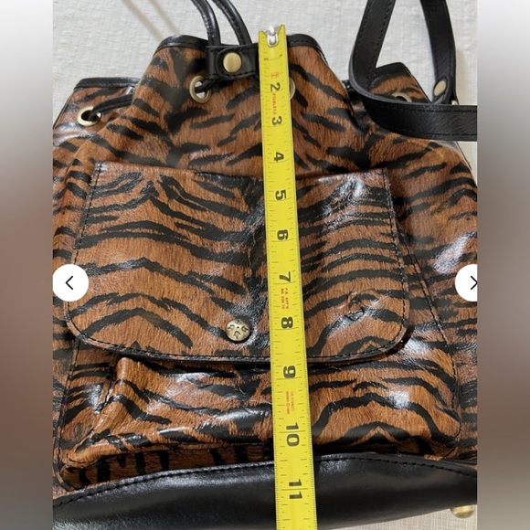 Patricia Nash Drawstring Bucket Crossbody - Picture 4 of 16